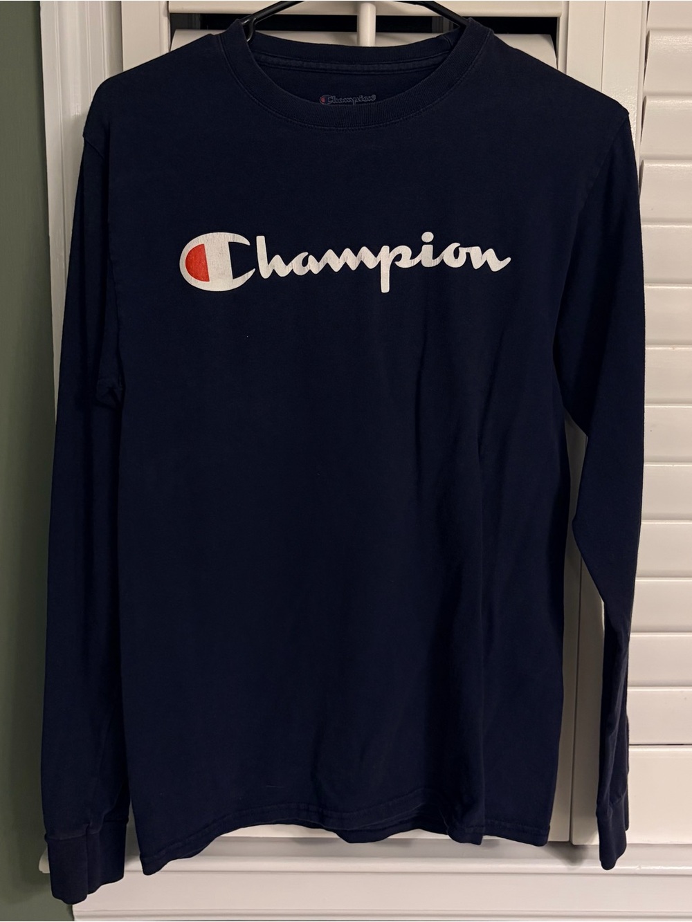Champion men’s Long-Sleeve Logo Shirt - Navy